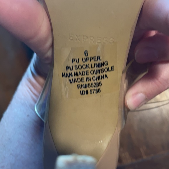 Heels - Picture 2 of 3